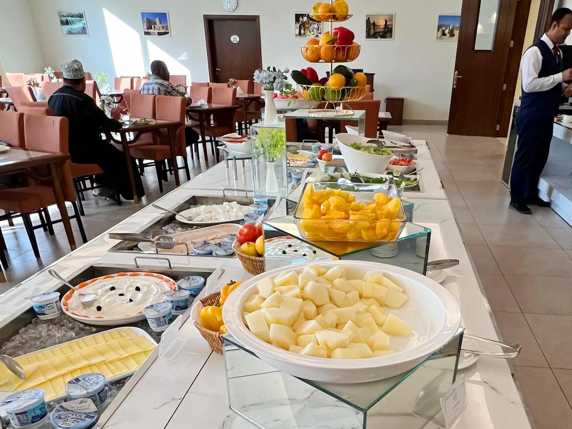 Rozana Hotel Muscat Eksteriør billede